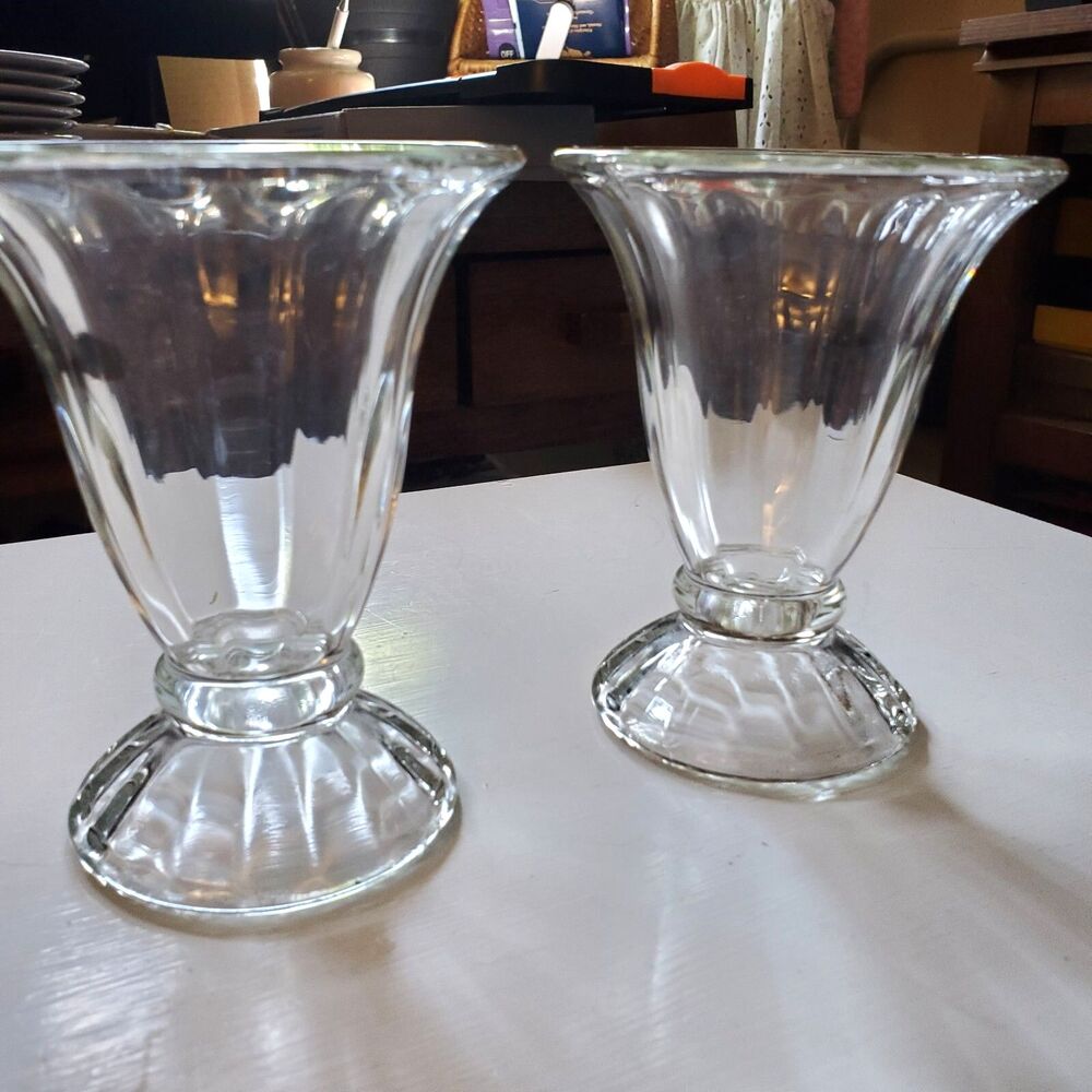 Vintage Mid Century Set of 2 Parfait Ice Cream Glasses Tulip, 5”